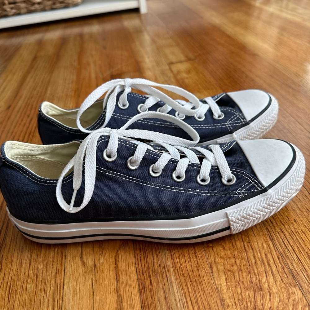 Converse All Star Sneakers | unisex men’s 6 / women’s 8 | navy blue low profile - Picture 8 of 8